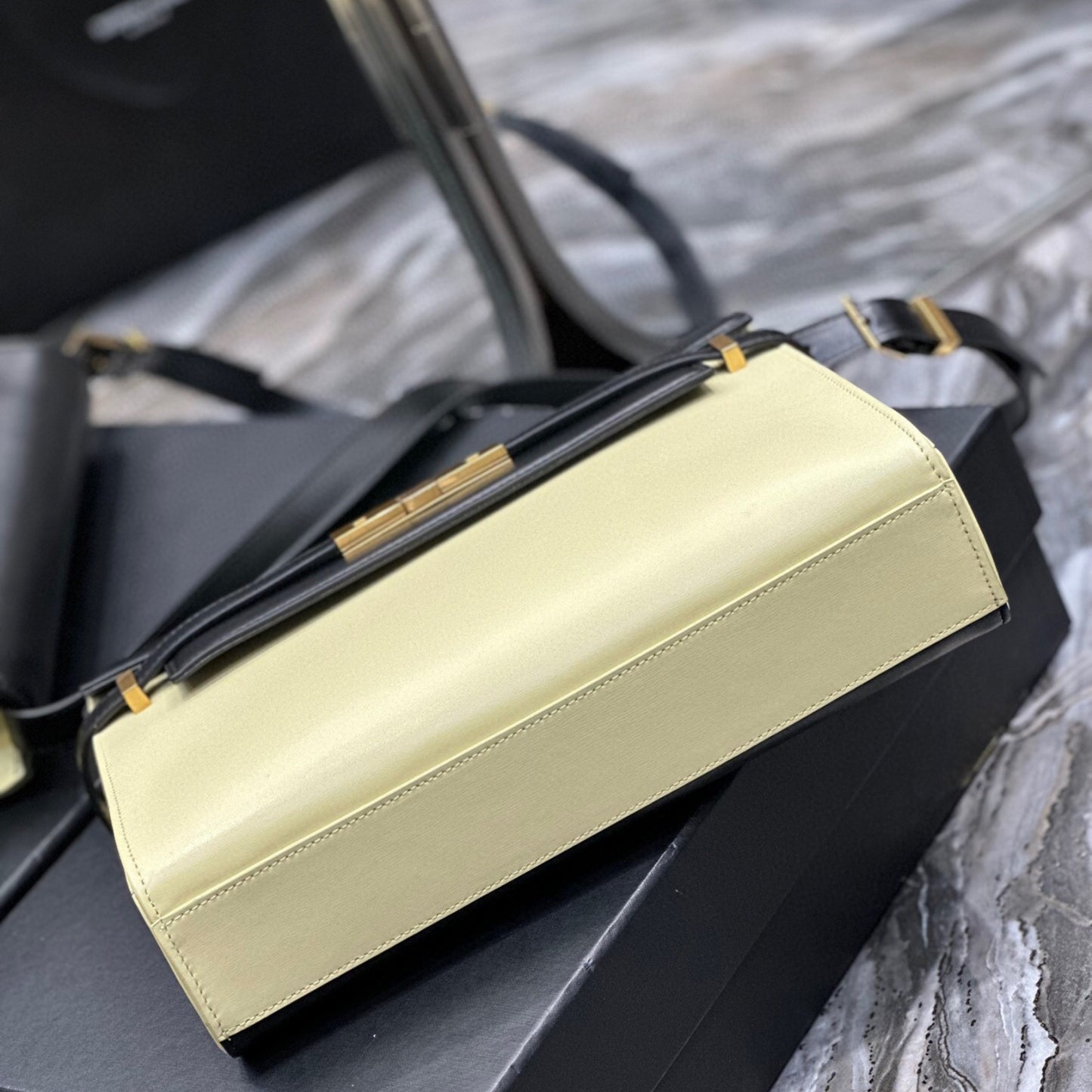 Bolsa YSL Manhattan Bege com preto pequena