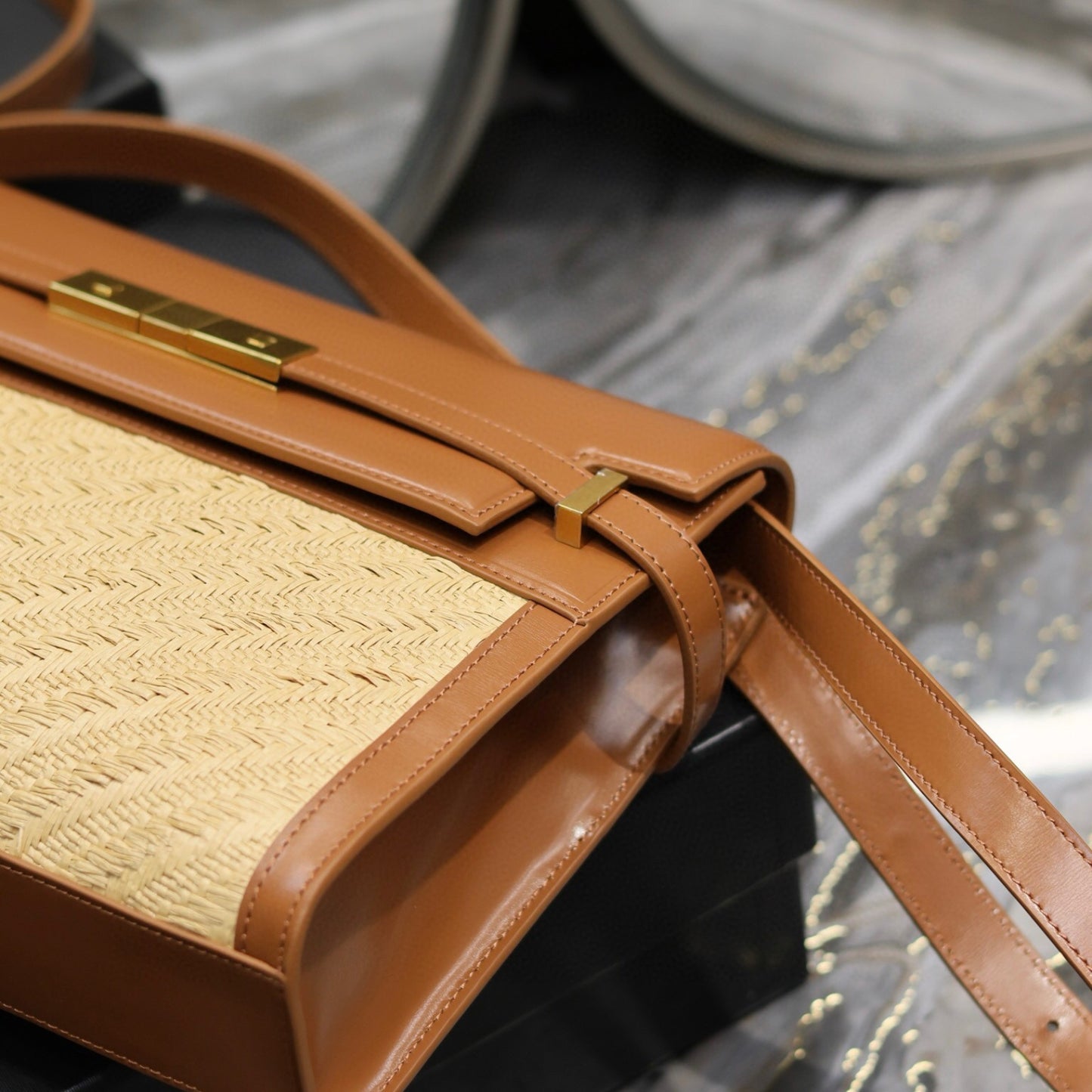 Bolsa YSL Manhattan Bege com Marrom pequena