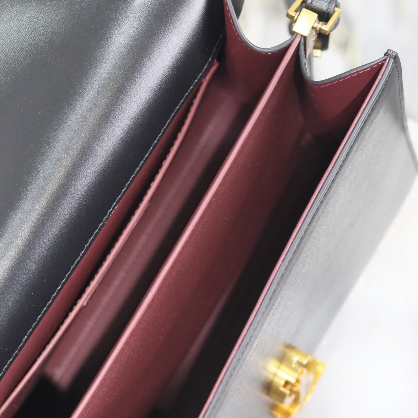 Bolsa YSL Cassandra Pequena Preta