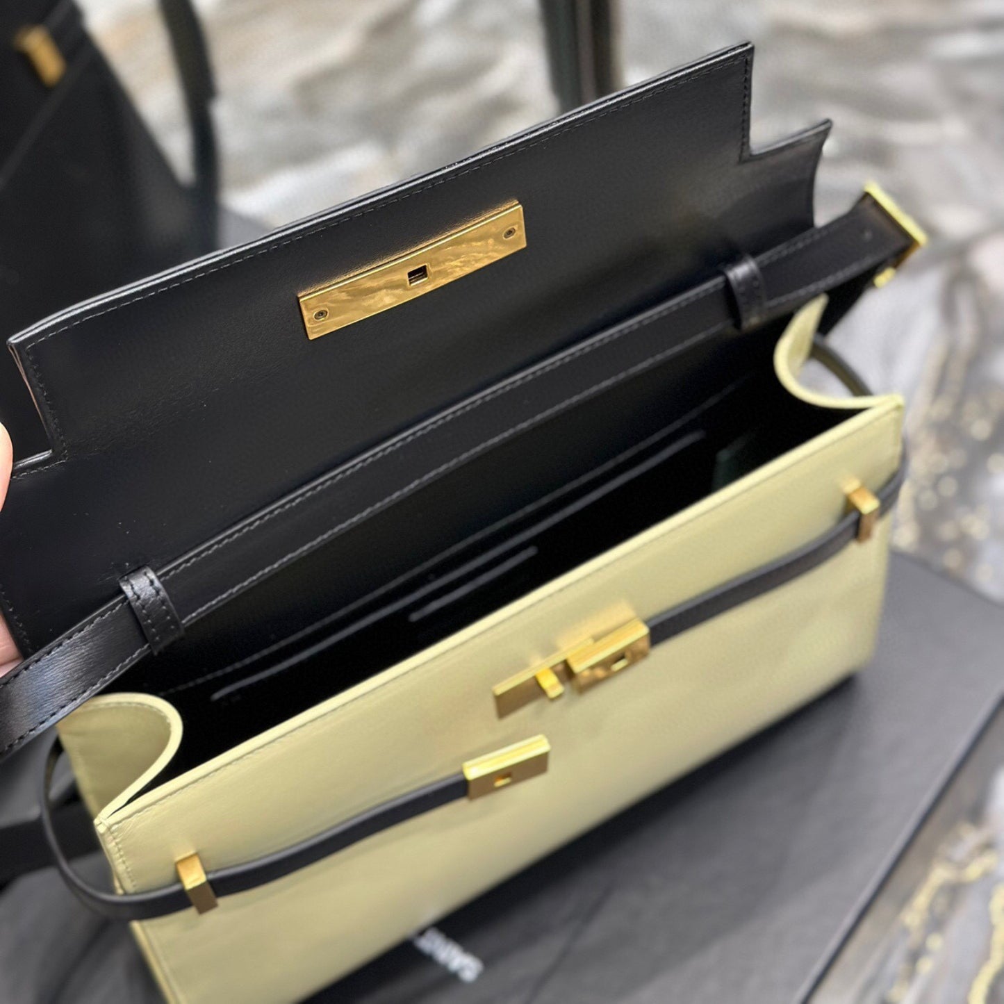 Bolsa YSL Manhattan Bege com preto pequena