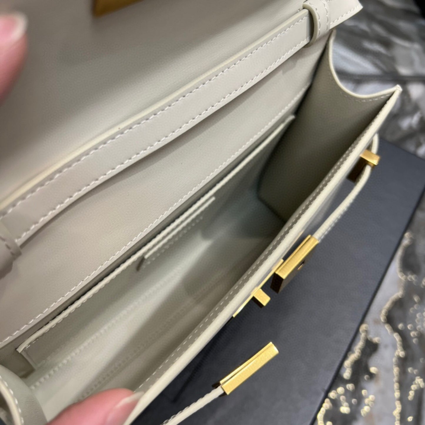 Bolsa YSL Manhattan Branca pequena