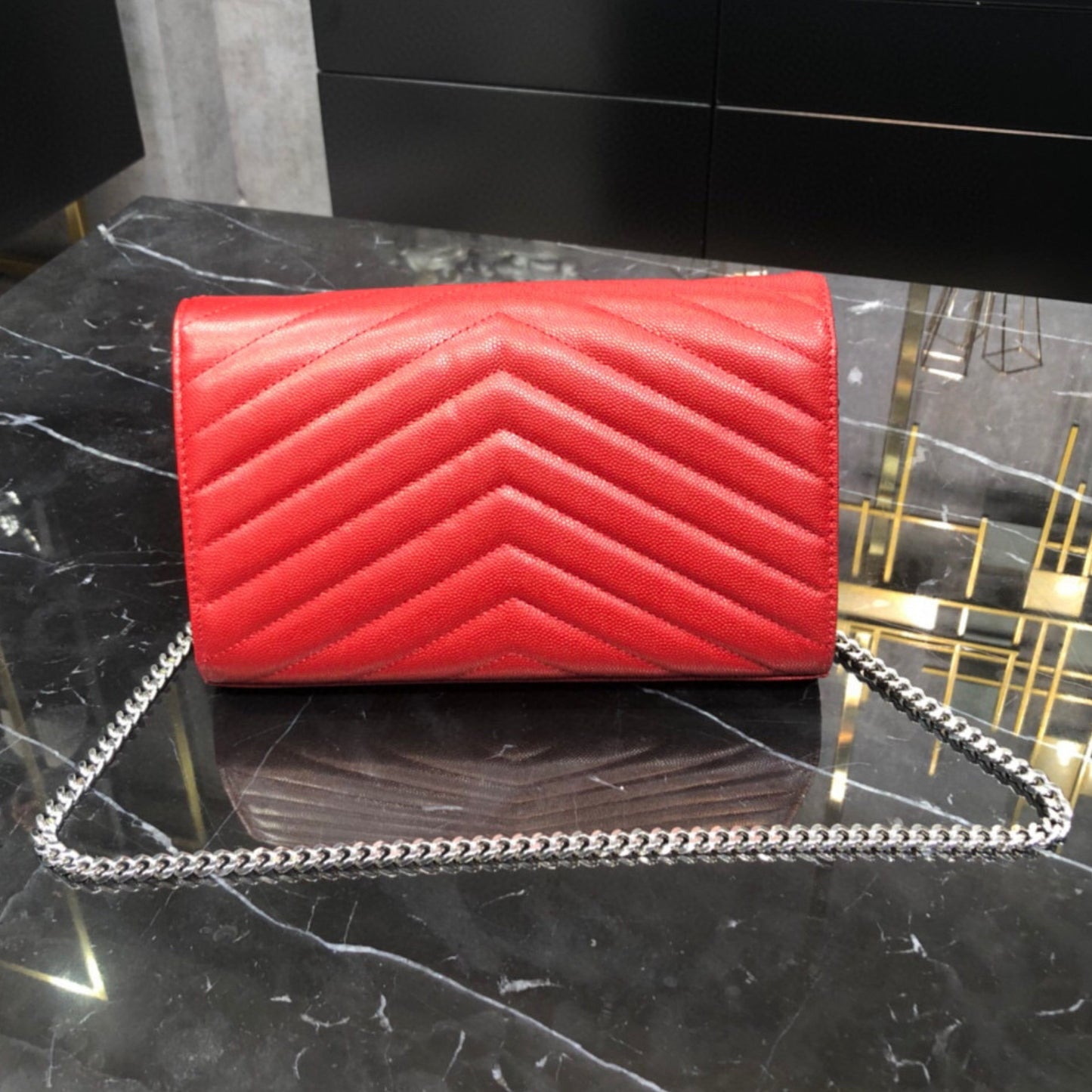 Bolsa YSL Monograma Pequena Vermelha