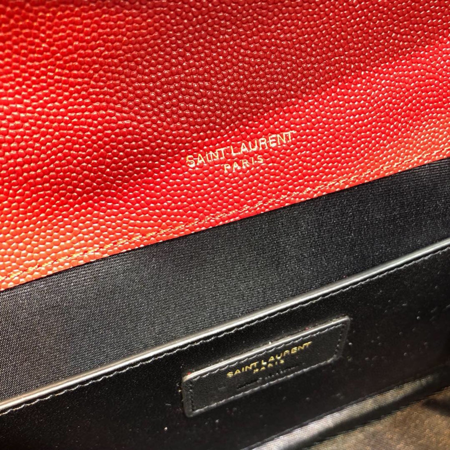Bolsa YSL tiracolo Envelope Média Vermelha 24cm