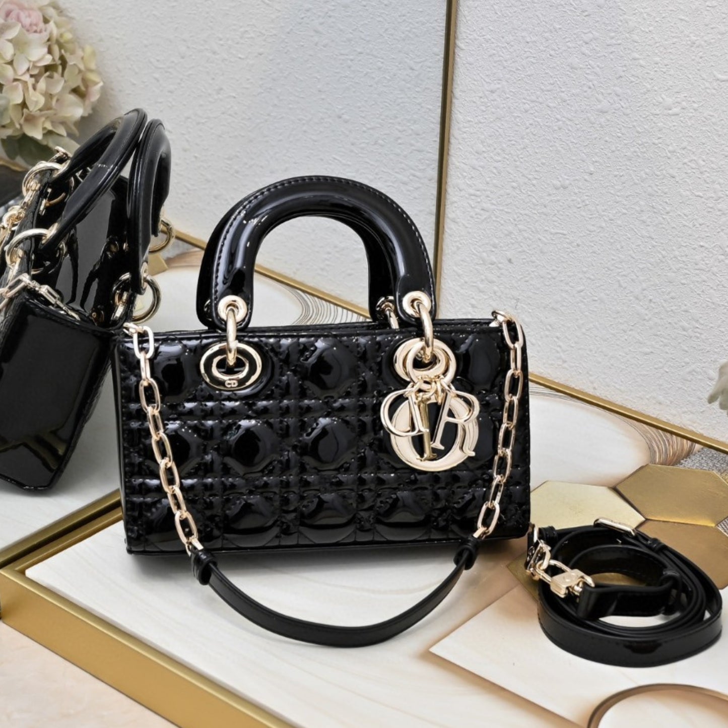 Bolsa Dio Lady Joy Pequena Verniz Preto 22cm