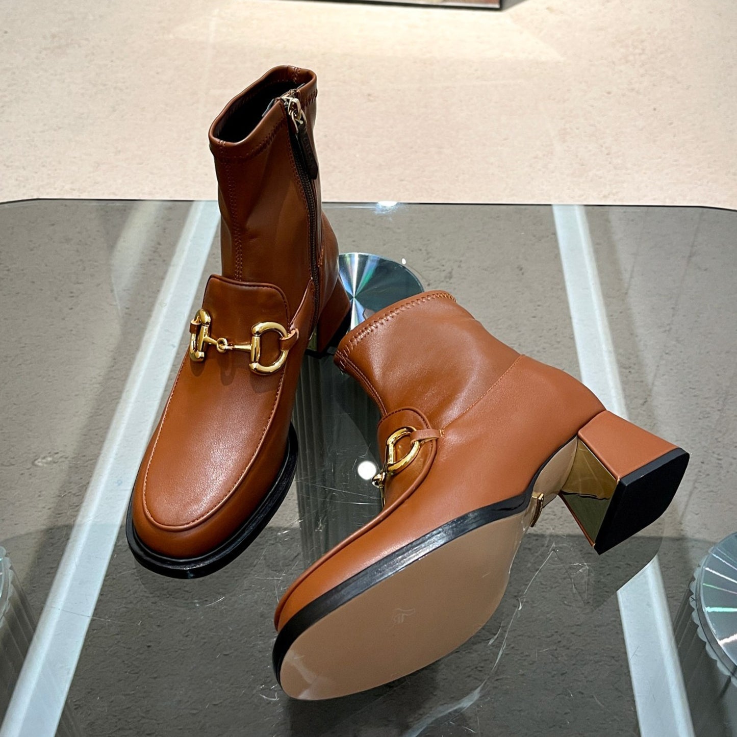 Bota GG com detalhe horsebit e salto 55mm Marrom