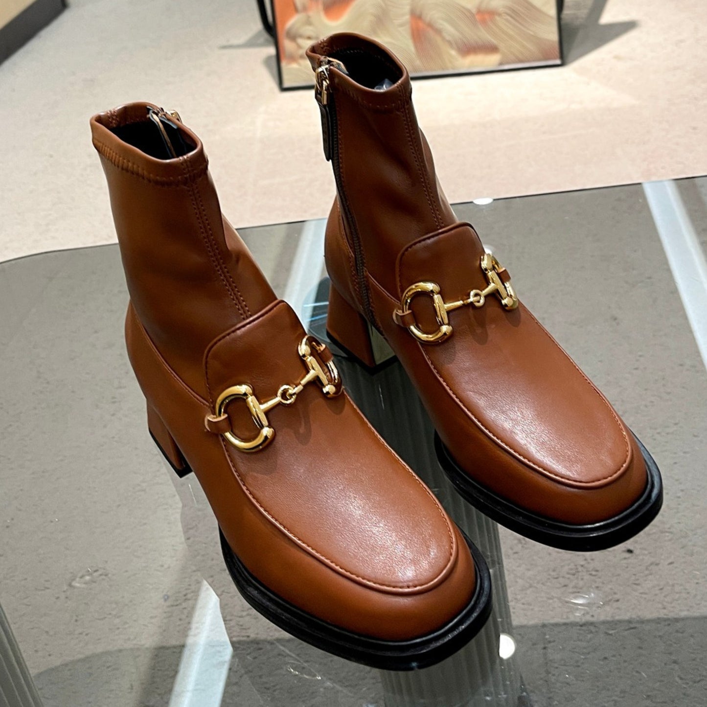 Bota GG com detalhe horsebit e salto 55mm Marrom