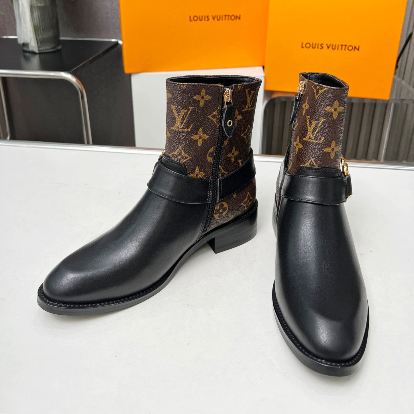 Bota LV Flat Westside Monogram