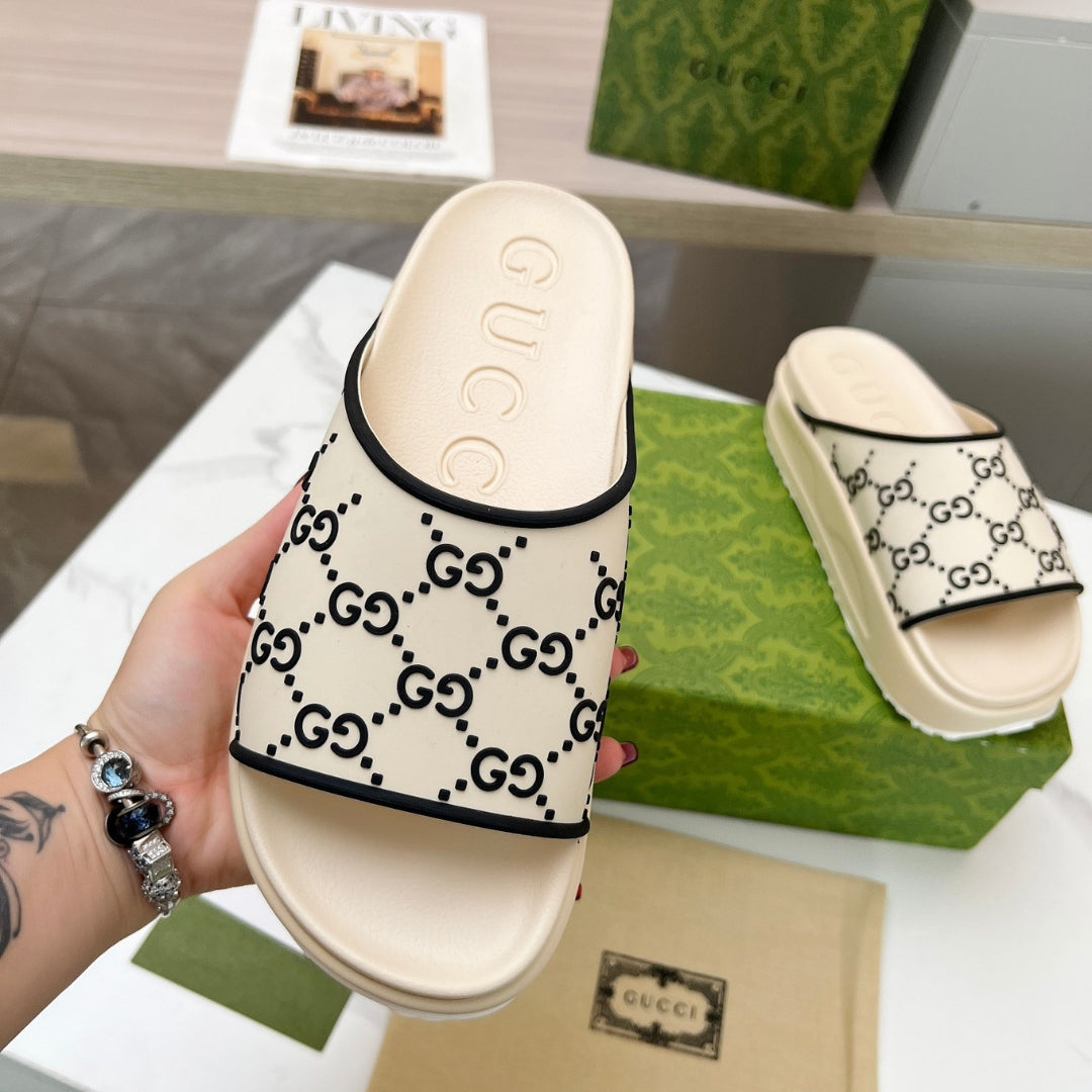 Chinelo Slide GG Bege Canvas Preto Detalhes
