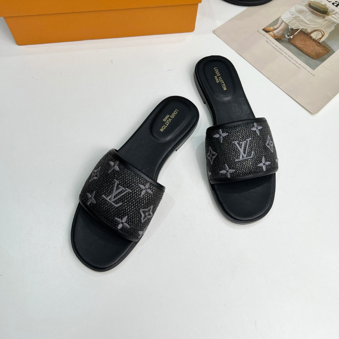 Chinelo LV Monogram Cinza