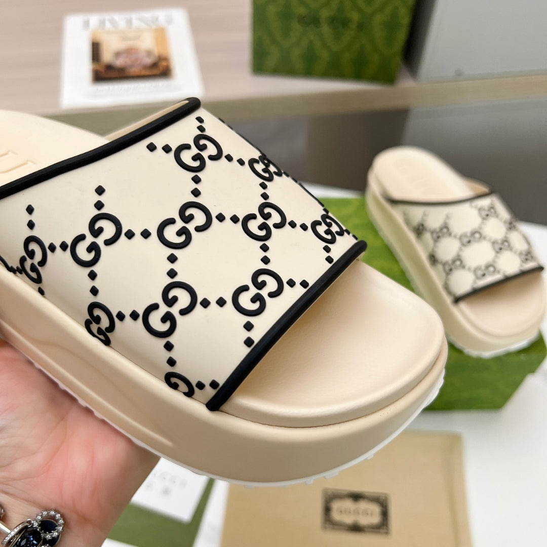 Chinelo Slide GG Bege Canvas Preto Detalhes