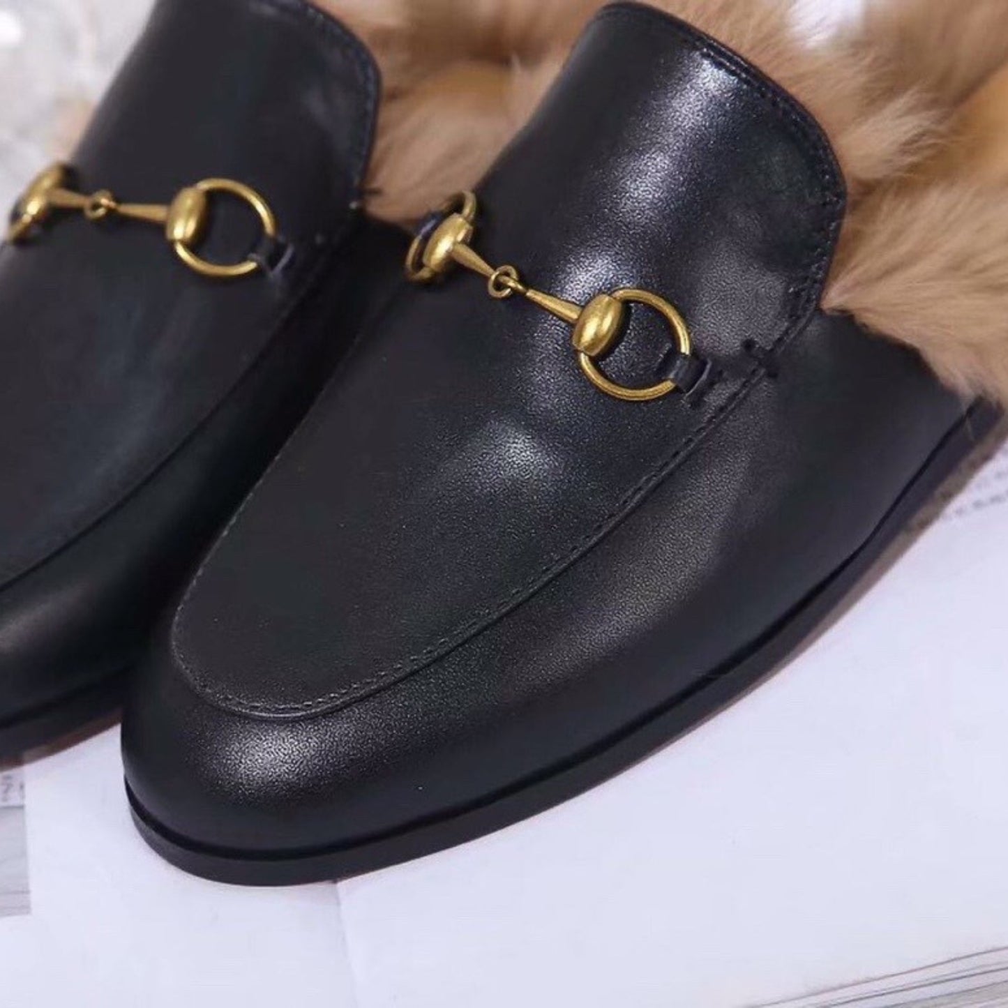 Mule GG Princetown de couro Preto com pelos