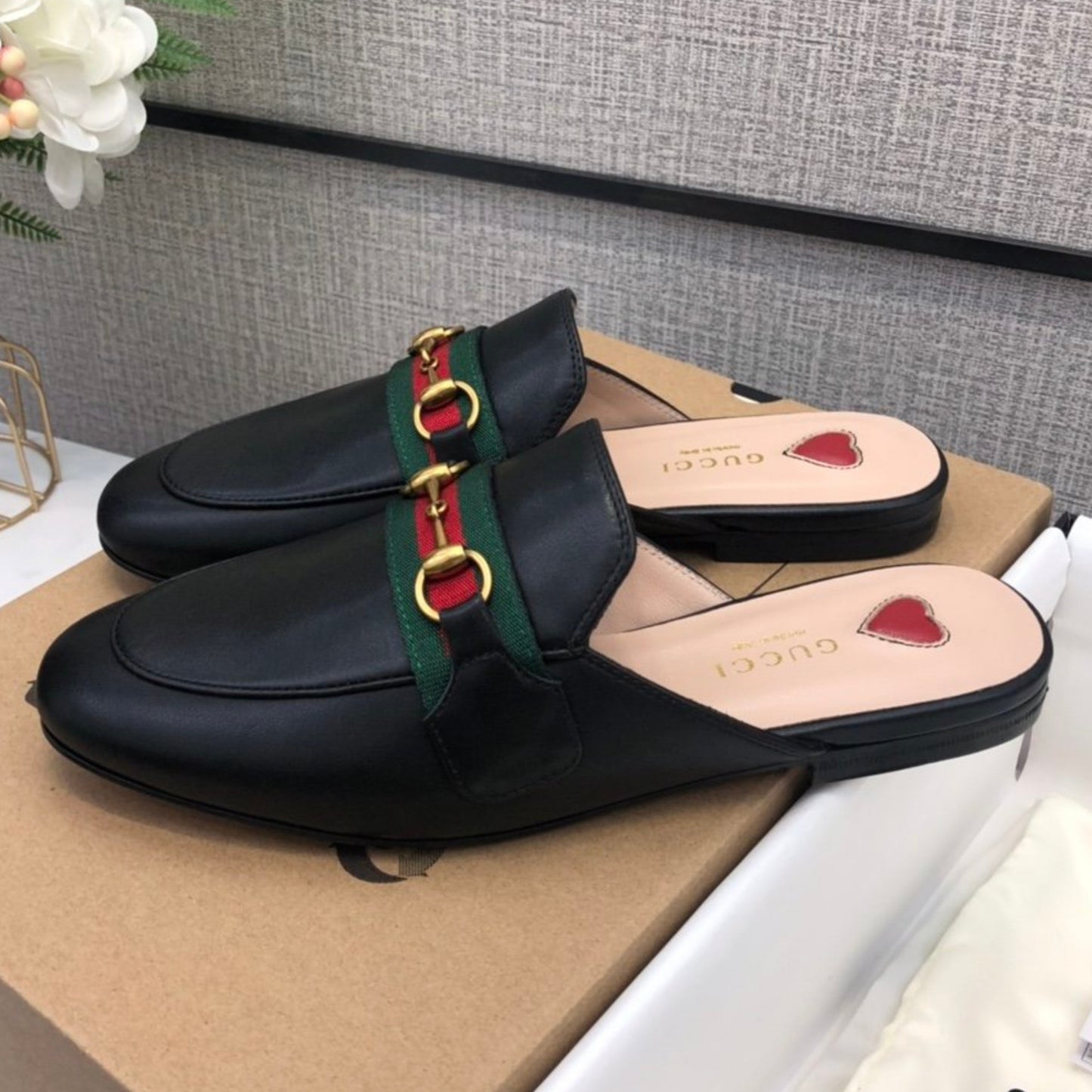 Mule GG Princetown de couro Preto com Faixa