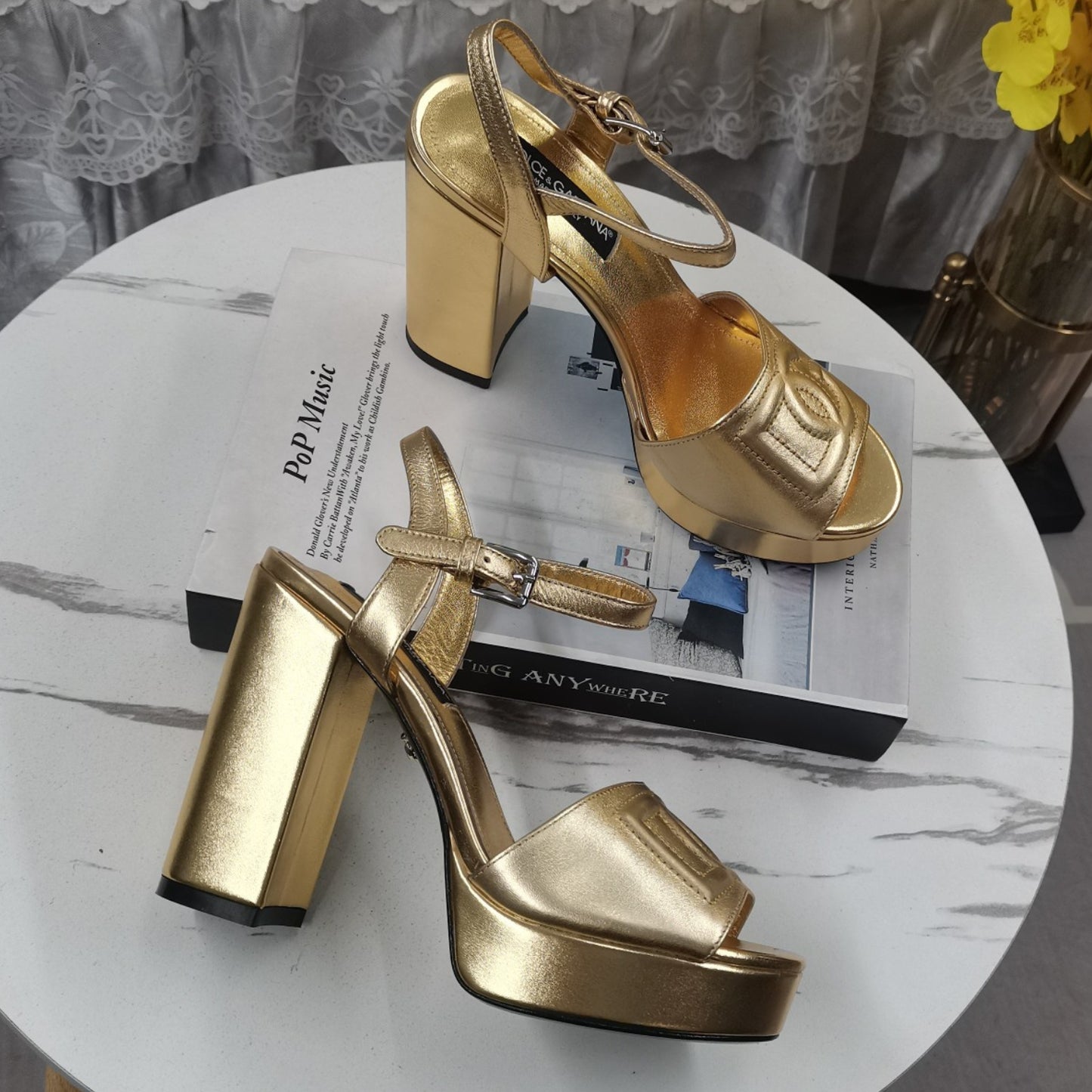 Sandalia DG Plataforma Dourado com Logo Salto 11,5cm