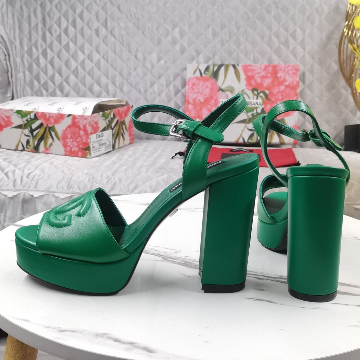 Sandalia DG Plataforma Verde com Logo Salto 11,5cm