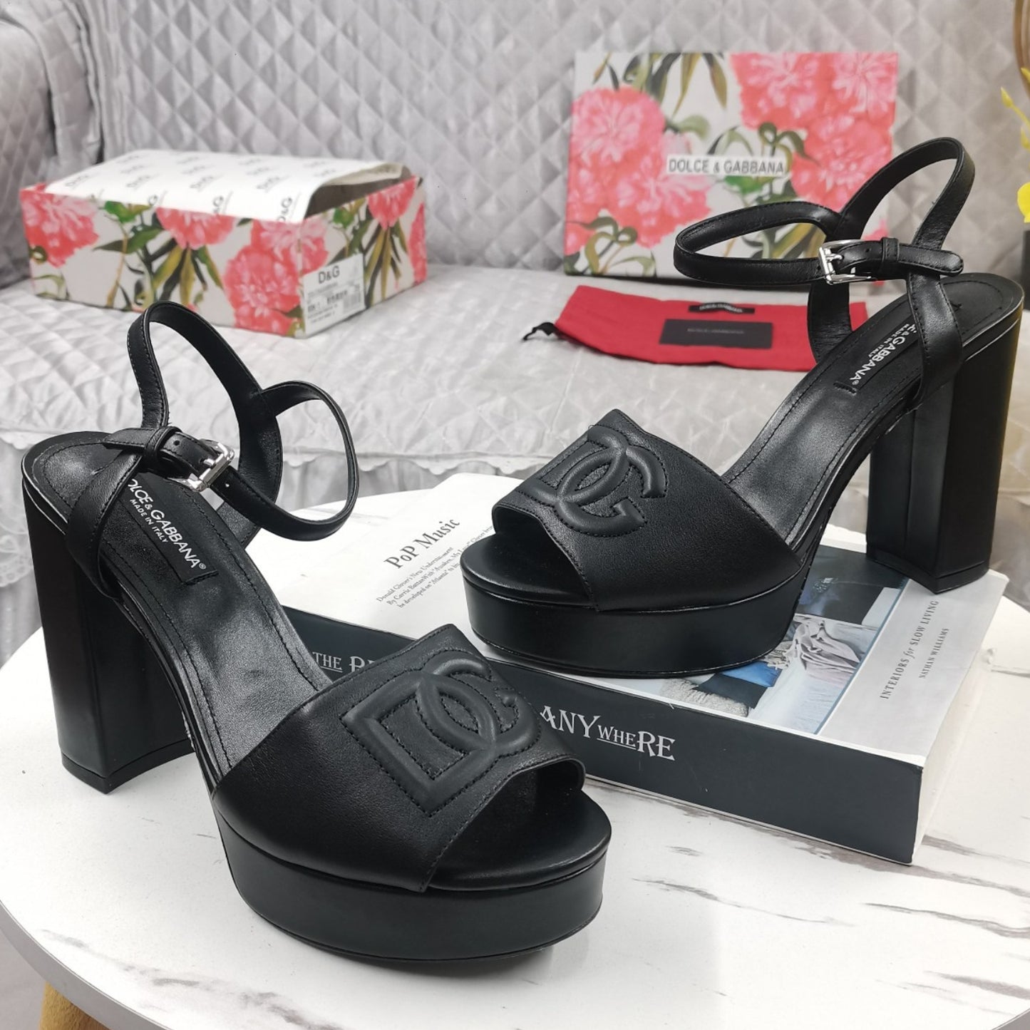 Sandalia DG Plataforma Preto com Logo Salto 11,5cm