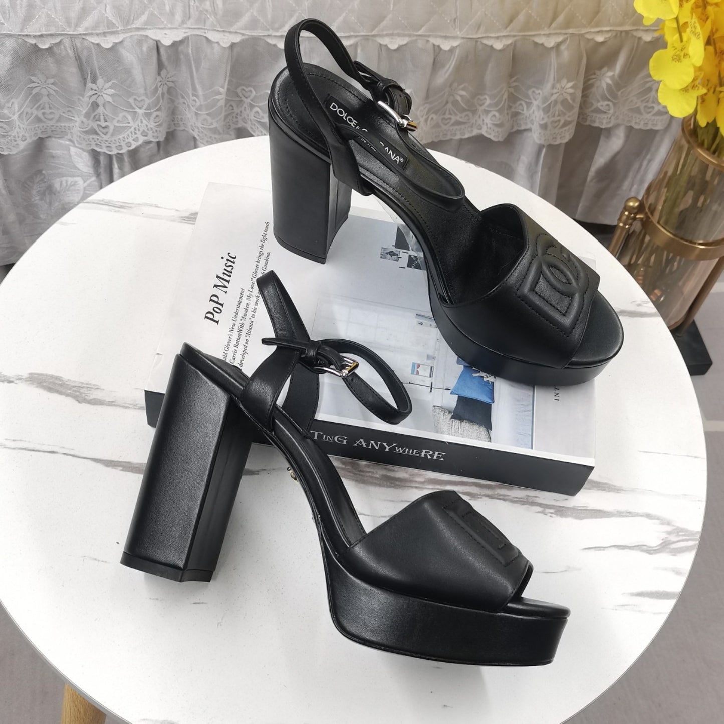 Sandalia DG Plataforma Preto com Logo Salto 11,5cm
