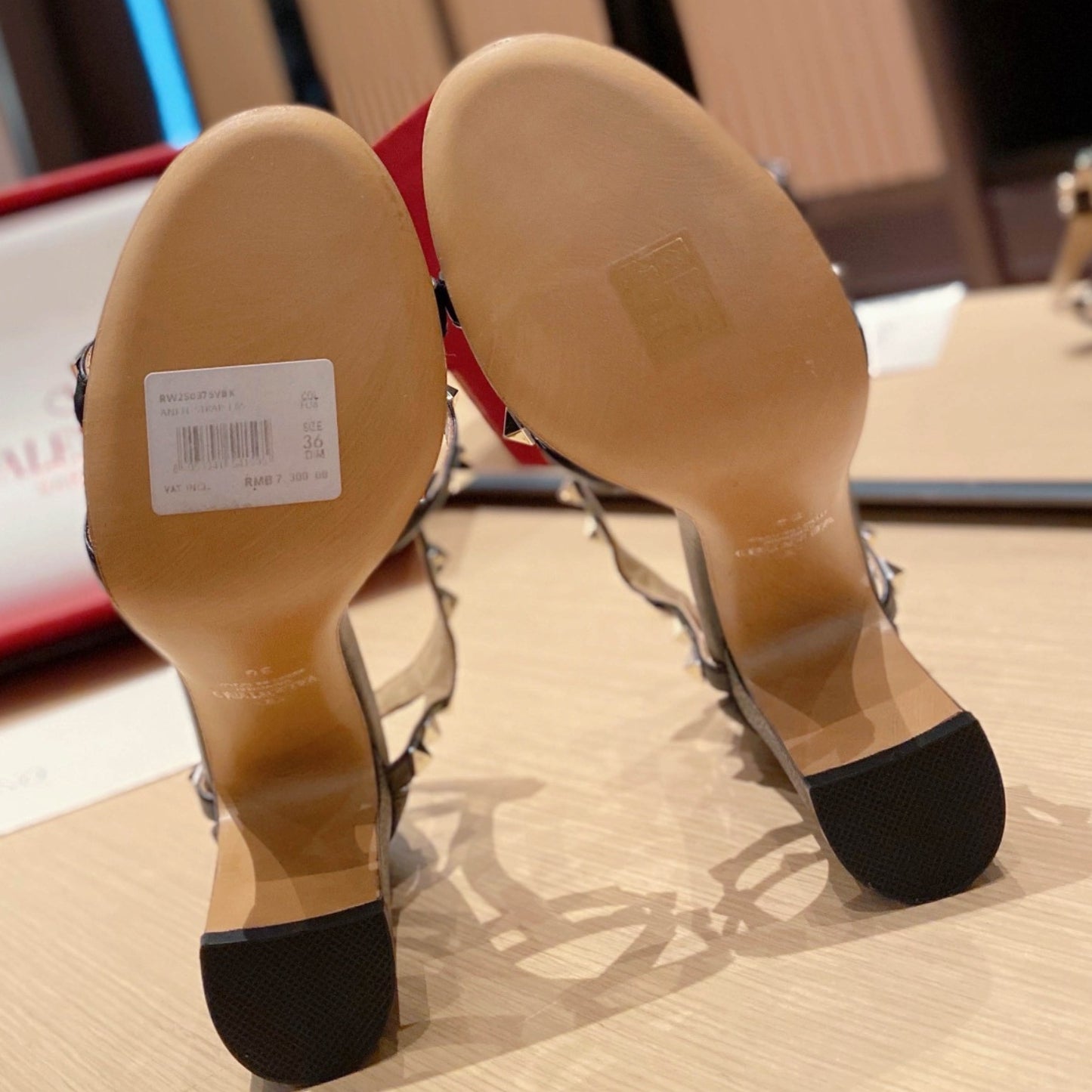 Sandália VLT Preto Couro com detalhes Salto 8,5cm