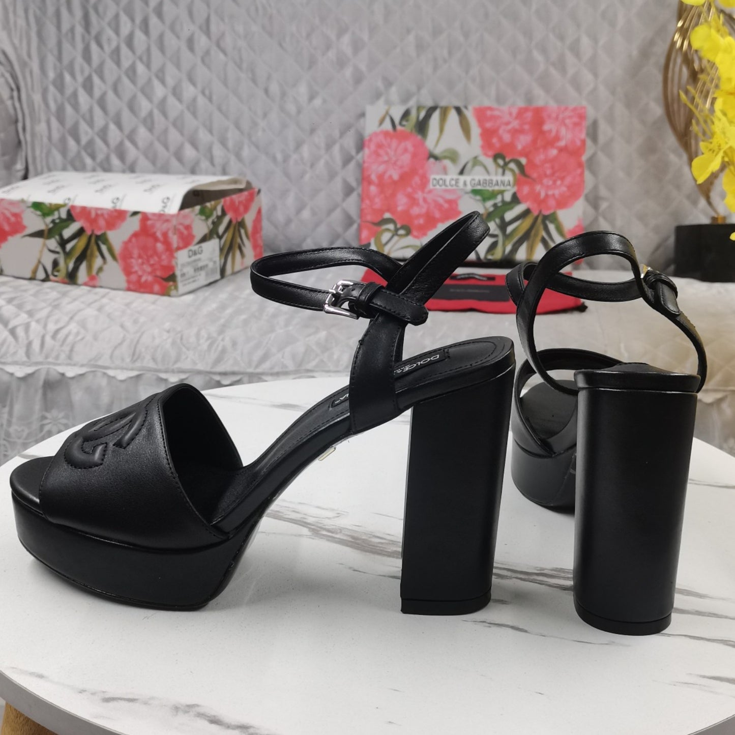Sandalia DG Plataforma Preto com Logo Salto 11,5cm
