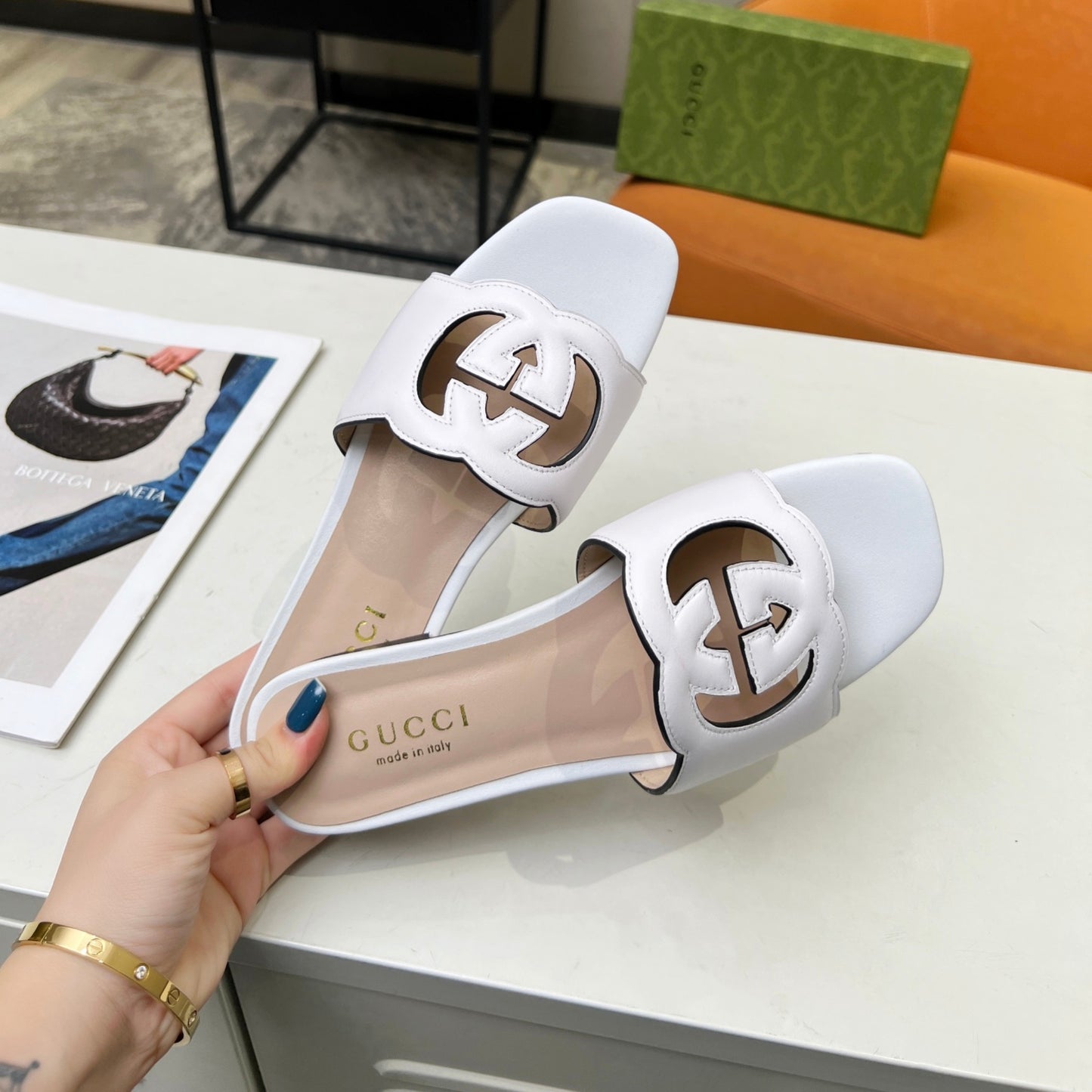 Sandália GG de couro com Interlocking GG Branco
