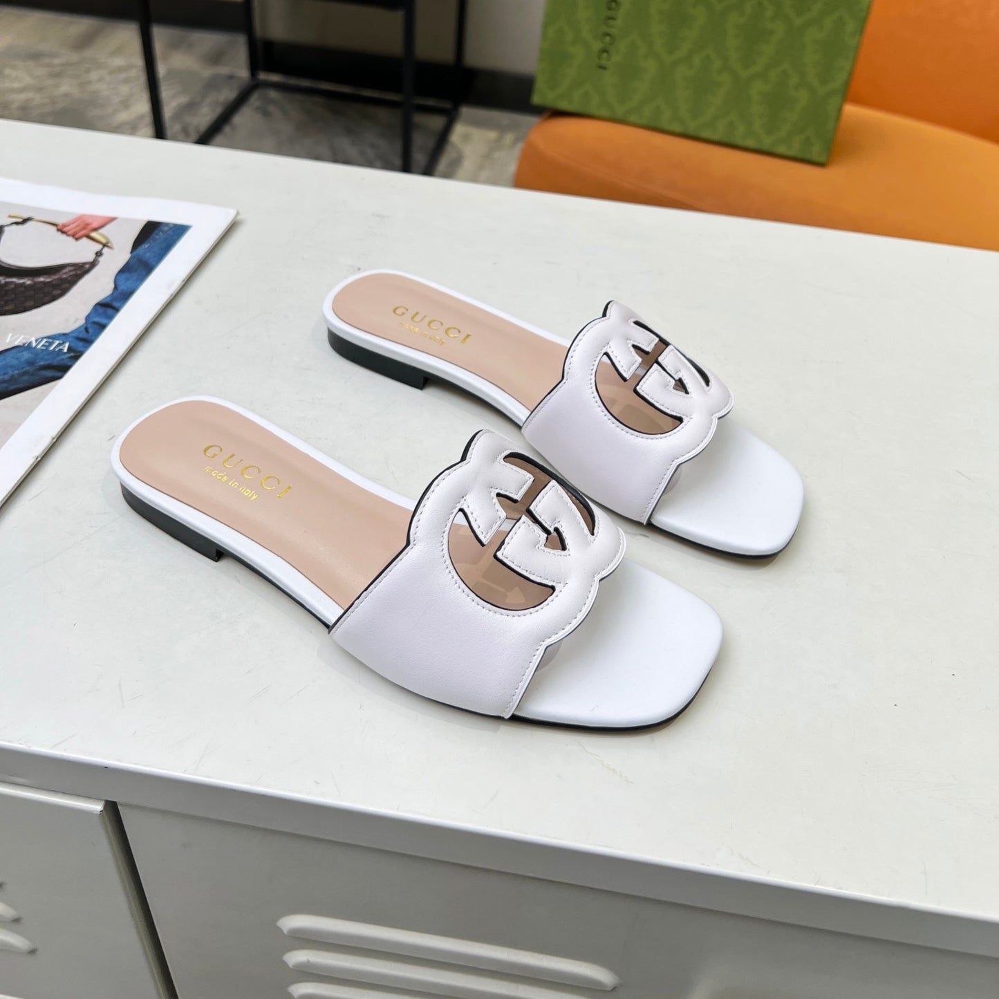 Sandália GG de couro com Interlocking GG Branco
