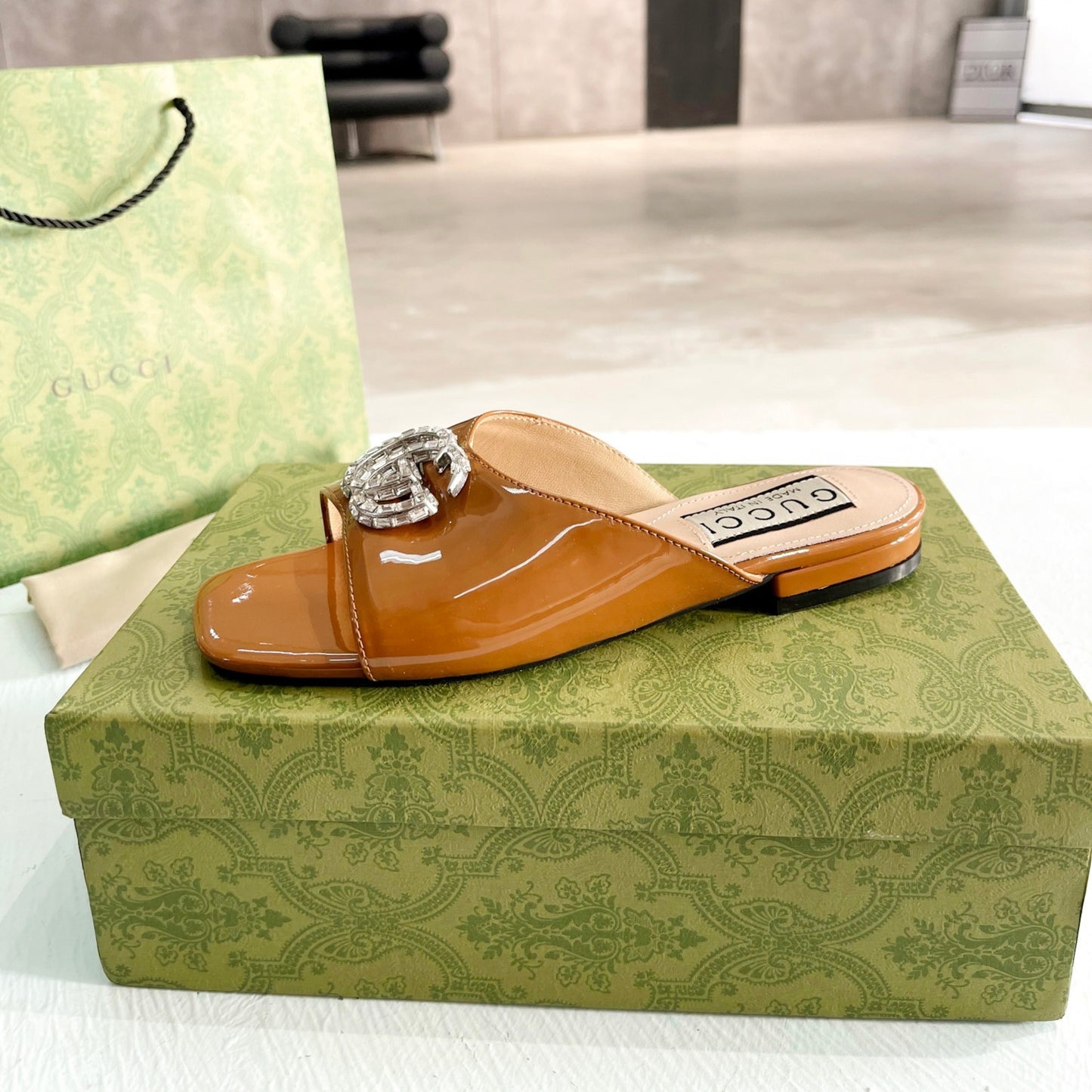 Sandália GG flat com Double GG Marrom