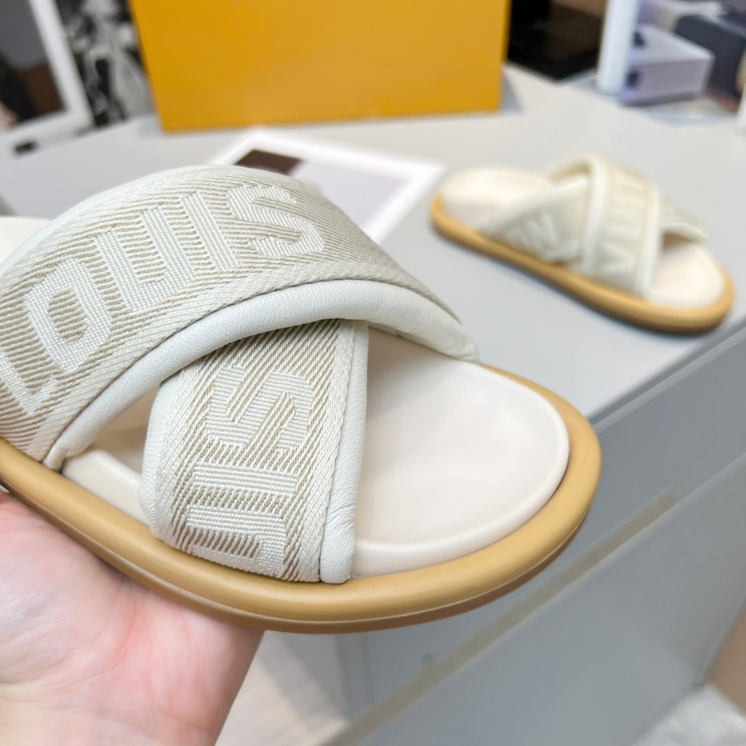 Sandália LV Off White Couro Slide