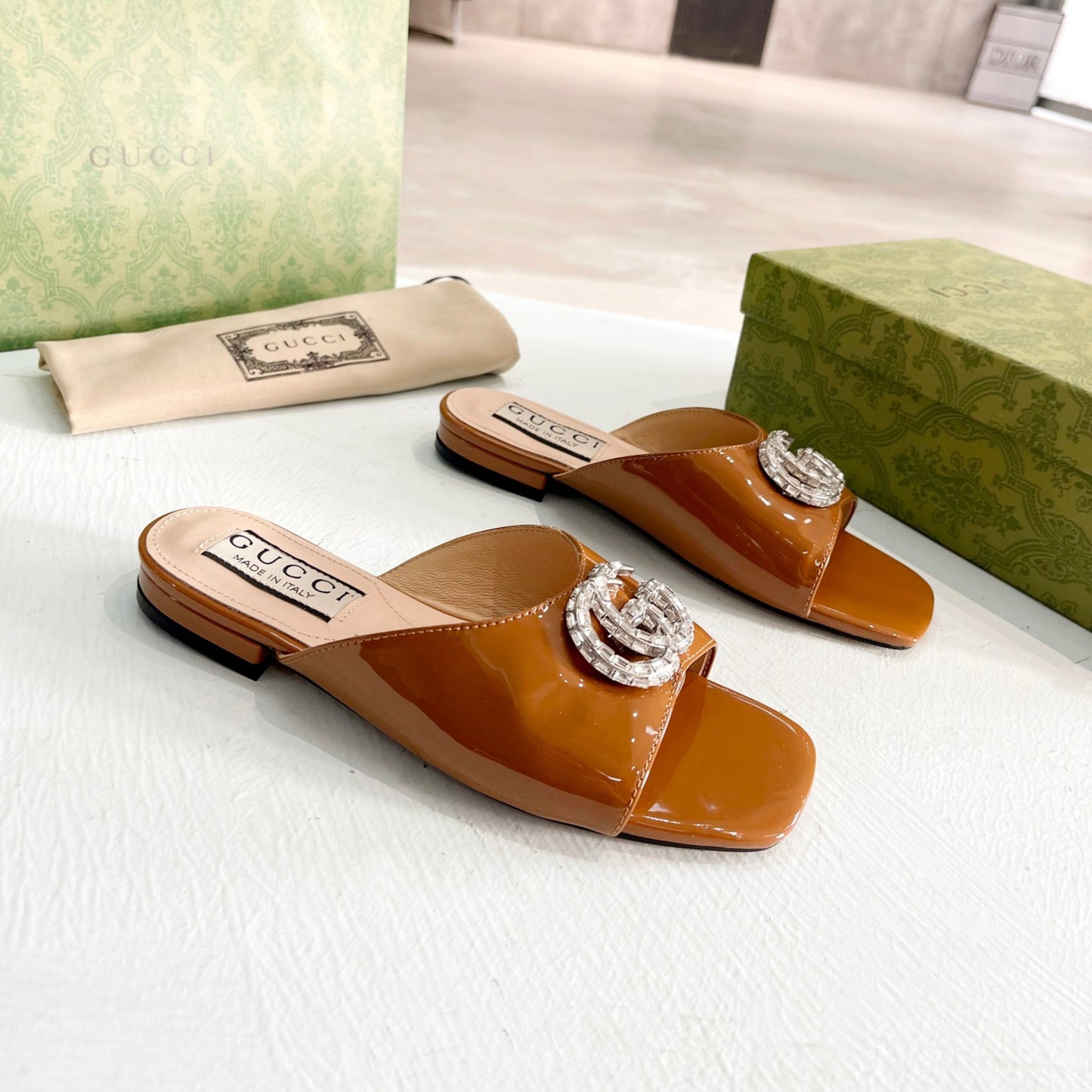 Sandália GG flat com Double GG Marrom