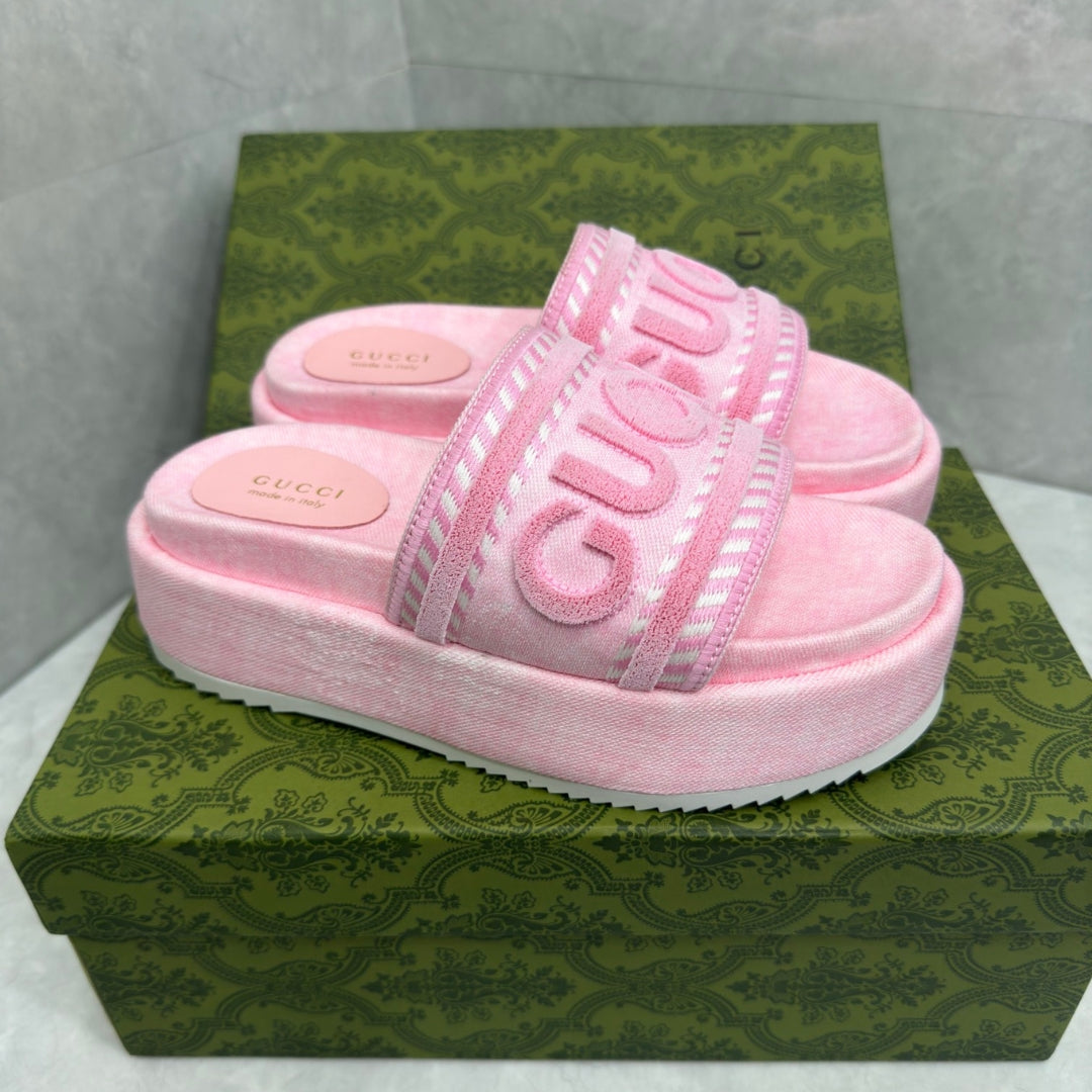 Sandália GG Plataforma Slide Rosa com logo