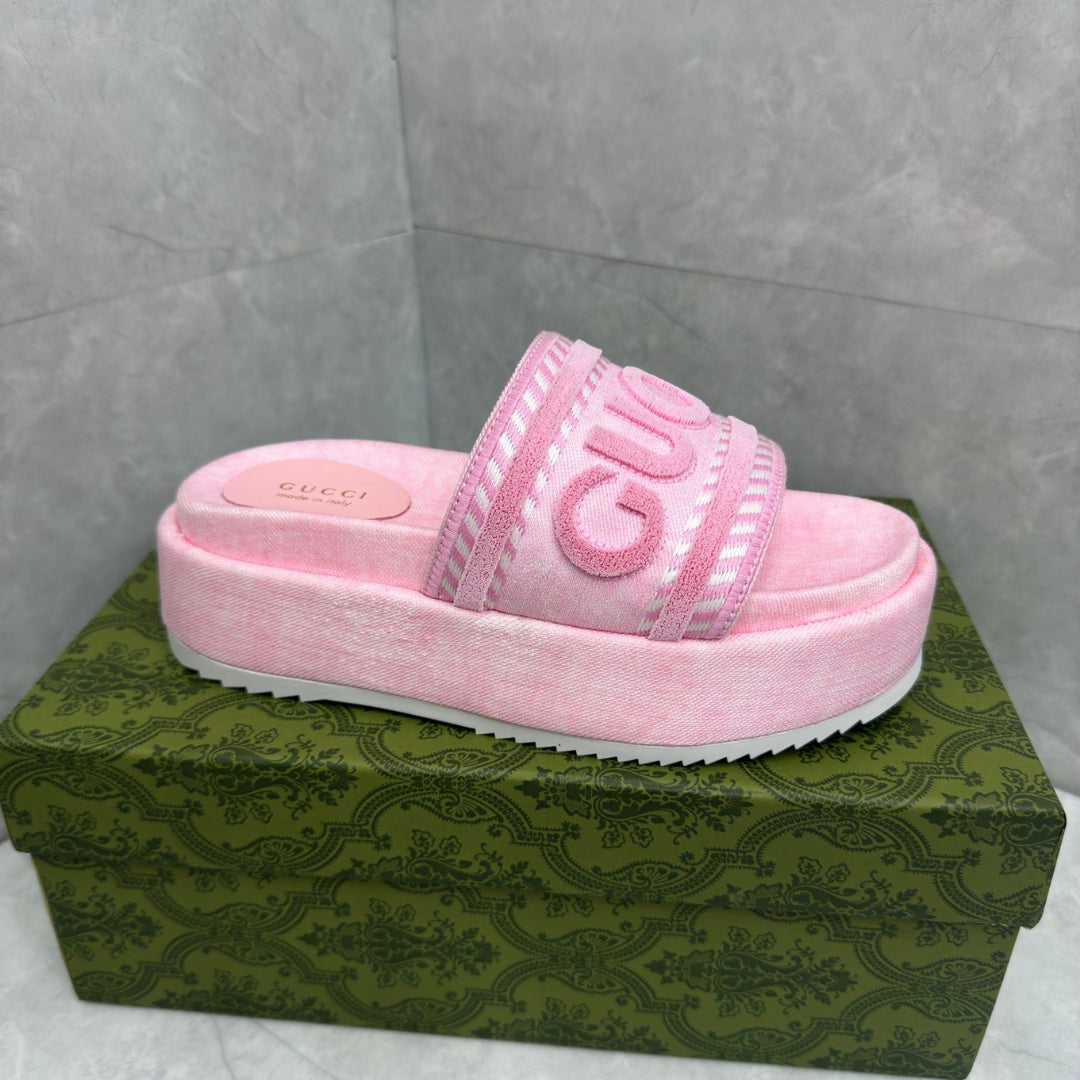 Sandália GG Plataforma Slide Rosa com logo