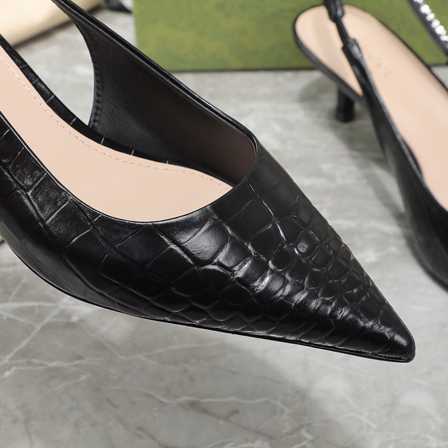 Scarpin GG Signoria Couro Preto com salto 45mm