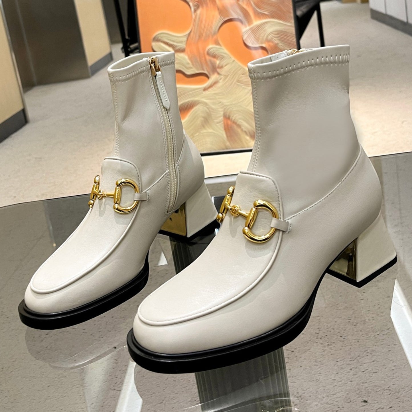 Bota GG com detalhe horsebit e salto 55mm branco
