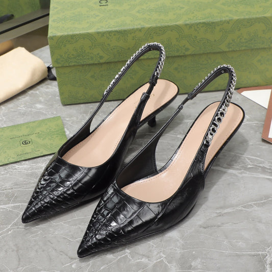 Scarpin GG Signoria Couro Preto com salto 45mm