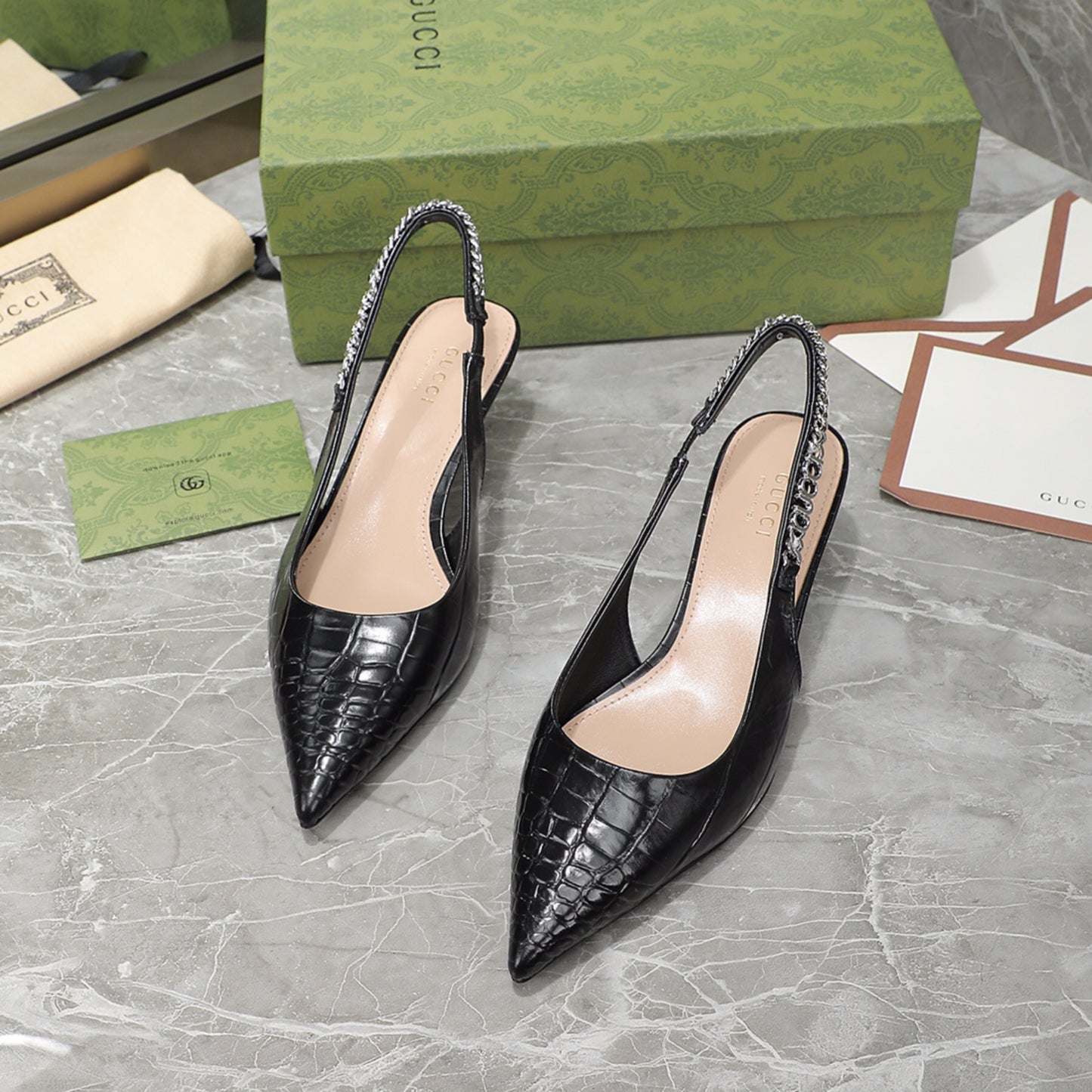 Scarpin GG Signoria Couro Preto com salto 45mm