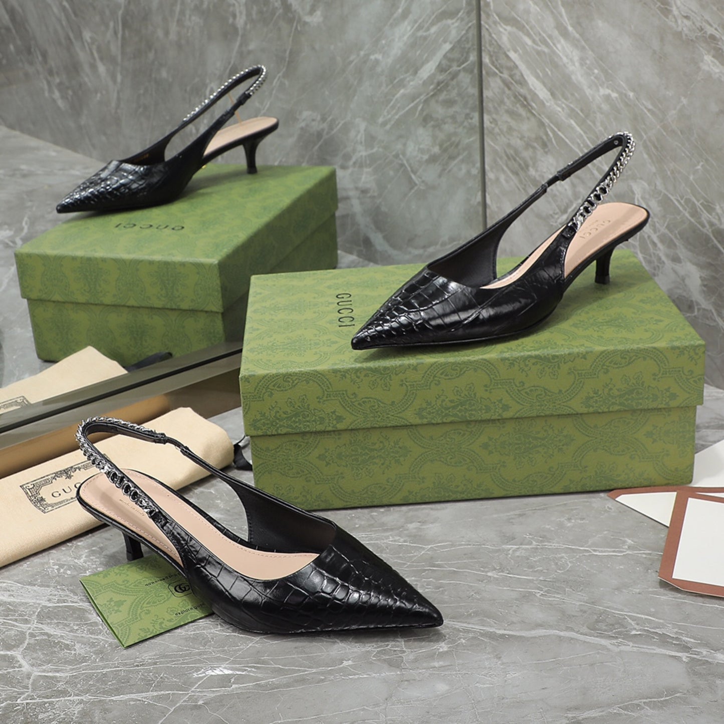Scarpin GG Signoria Couro Preto com salto 45mm