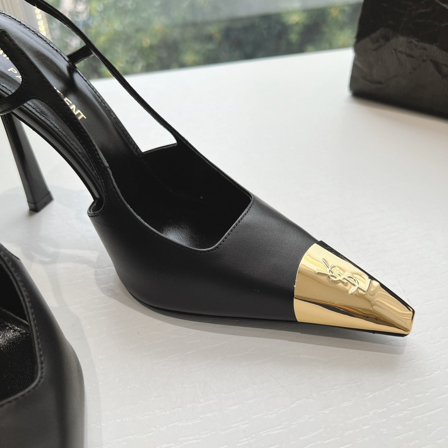 Scarpin Ysl Slingback Preto fosco Jeanne