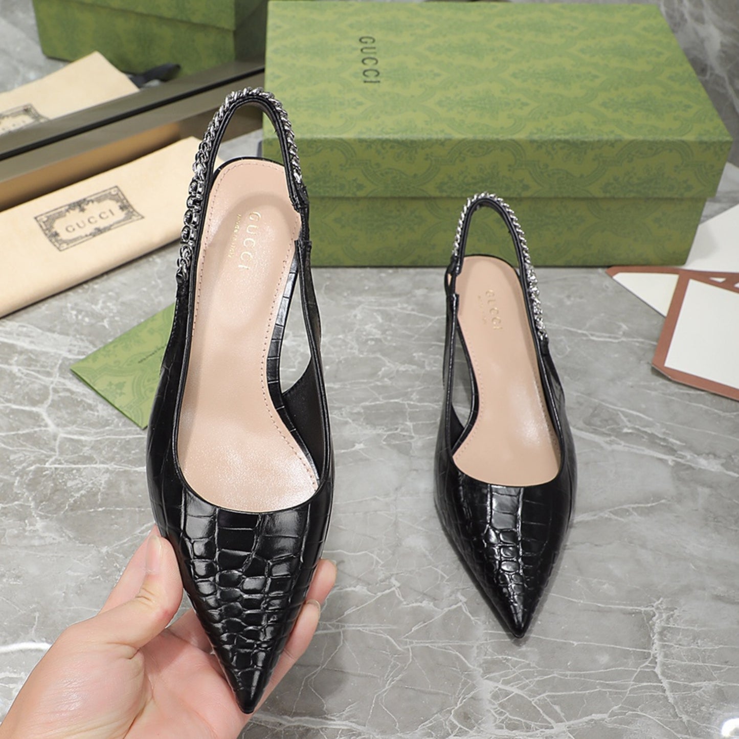 Scarpin GG Signoria Couro Preto com salto 45mm