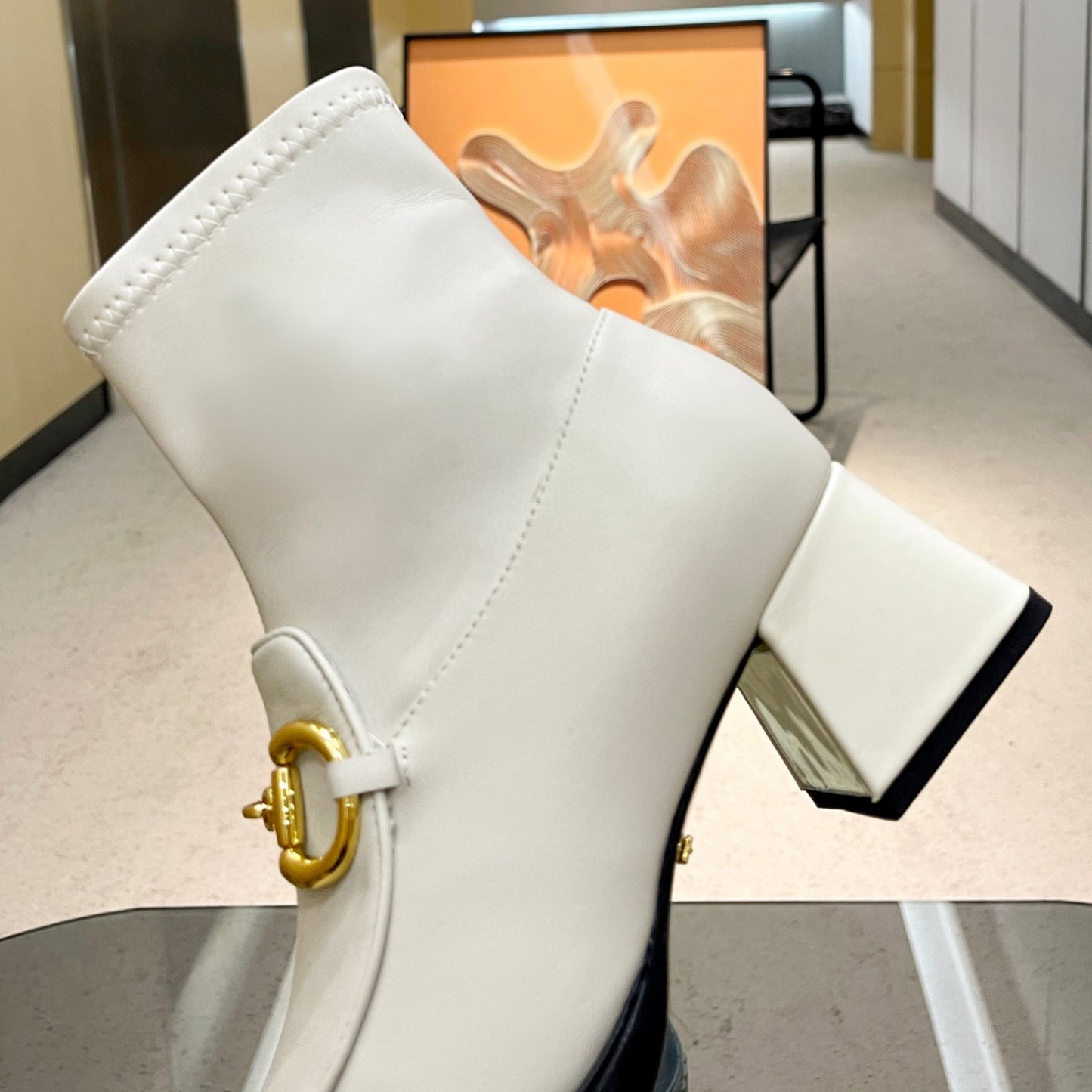 Bota GG com detalhe horsebit e salto 55mm branco