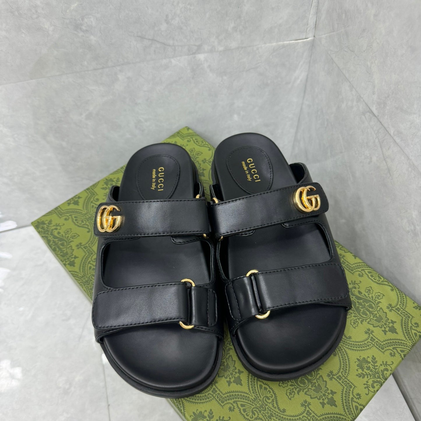 Sandália GG Slider com Double com preto Couro