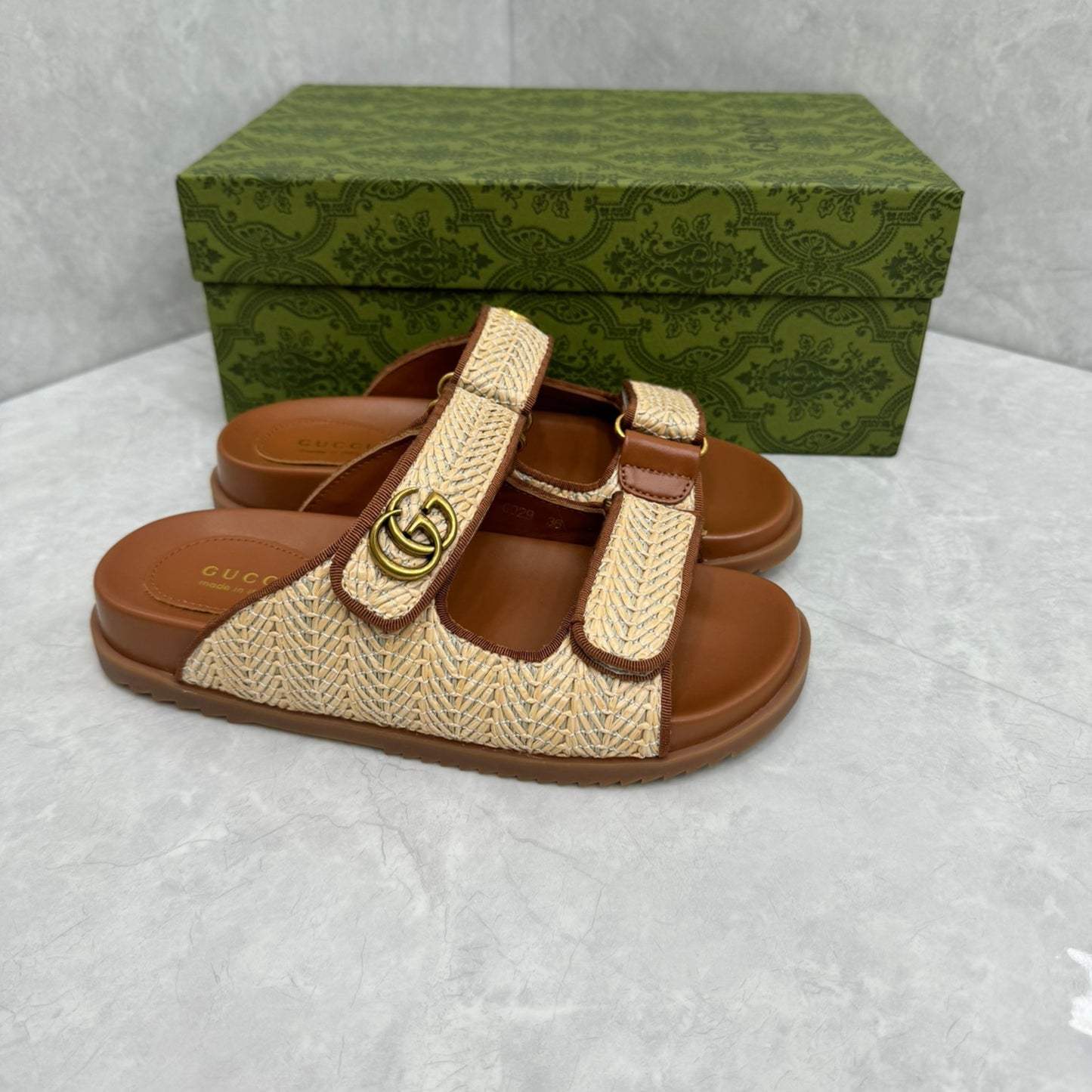 Sandália GG Slider com Double GG Bege