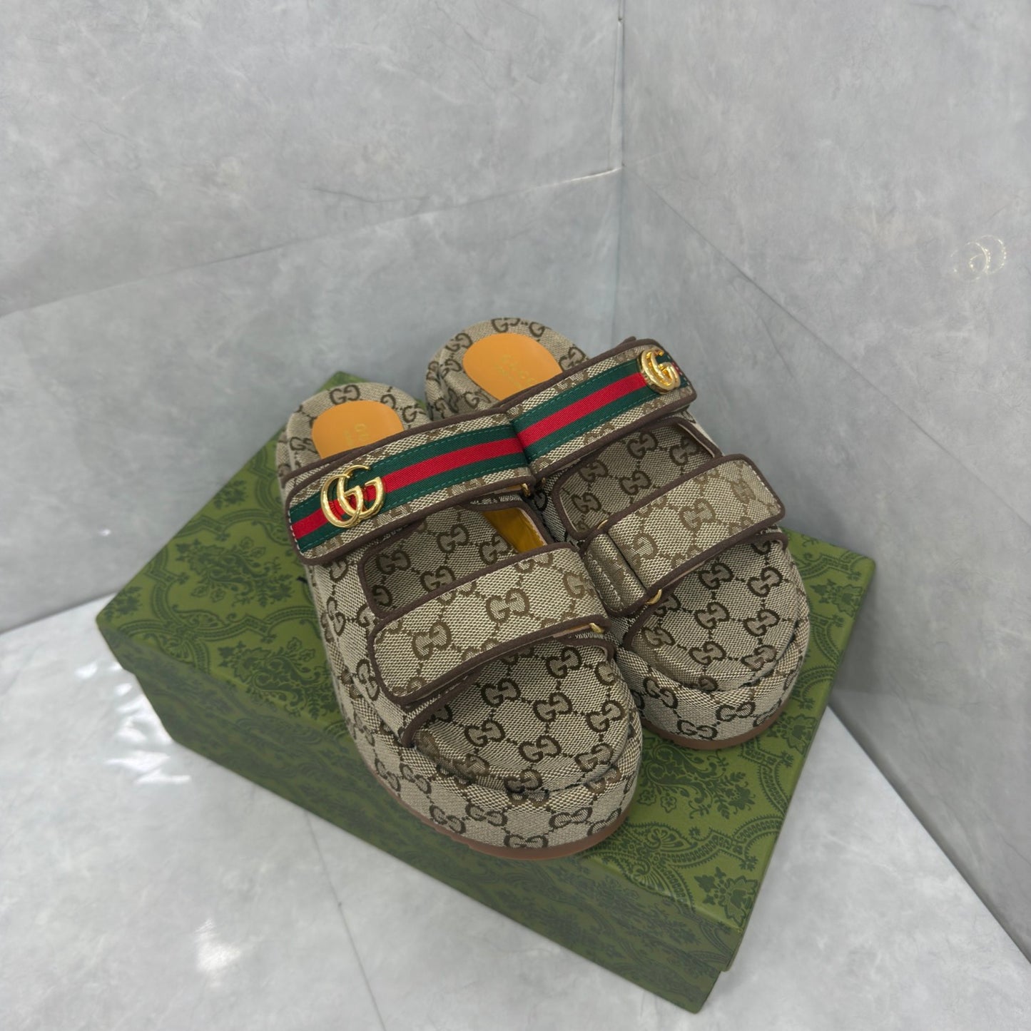 Sandália GG Plataforma Slider com Double Bege