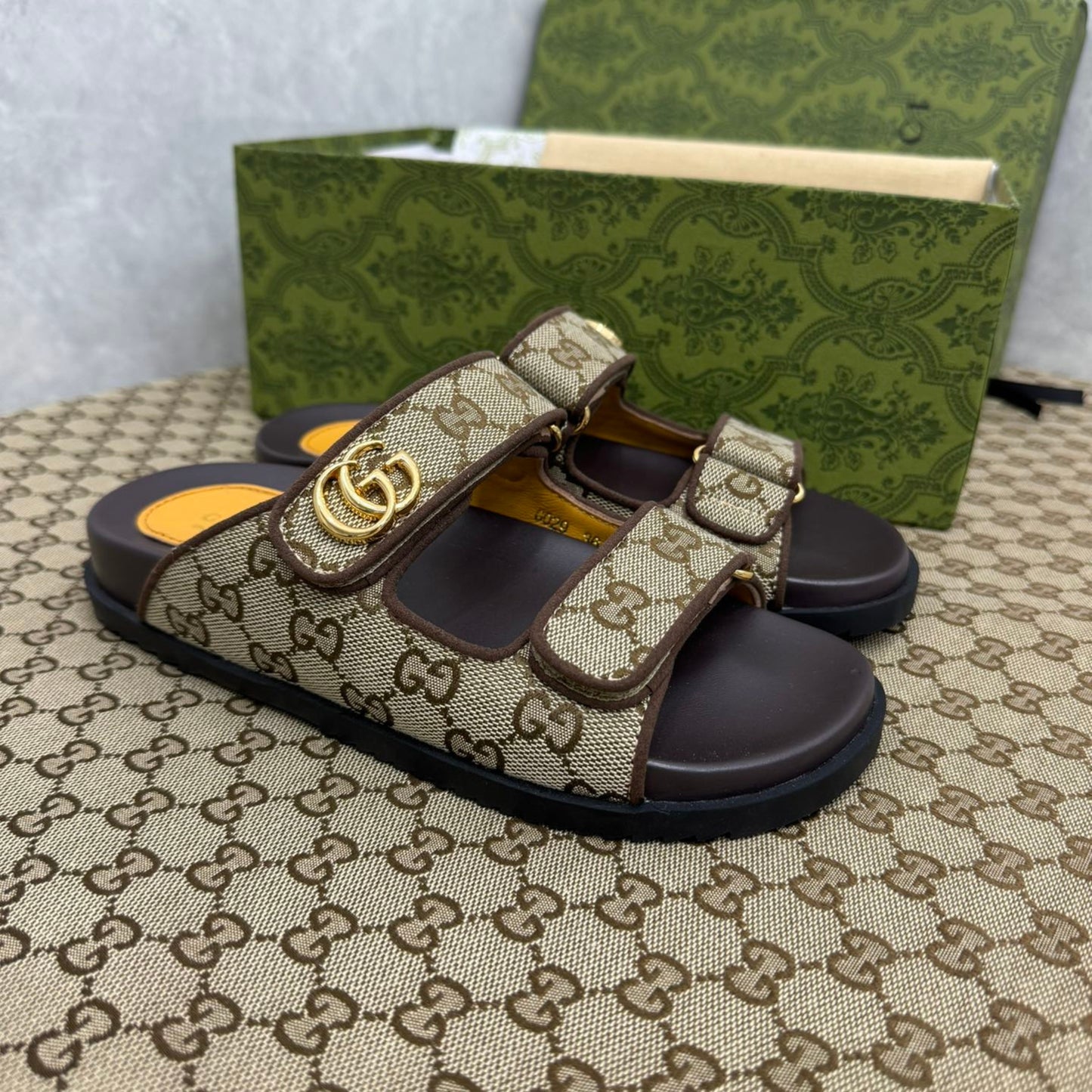 Sandália GG Slider com Double Bege com preto
