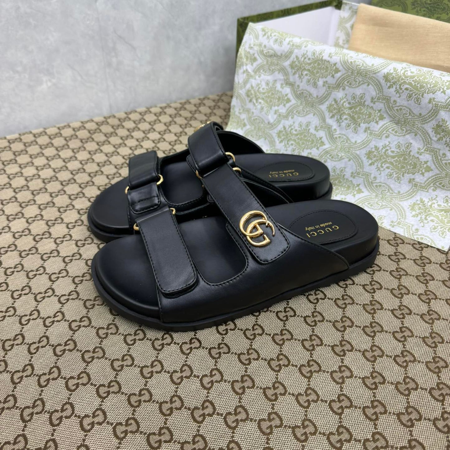 Sandália GG Slider com Double com preto Couro