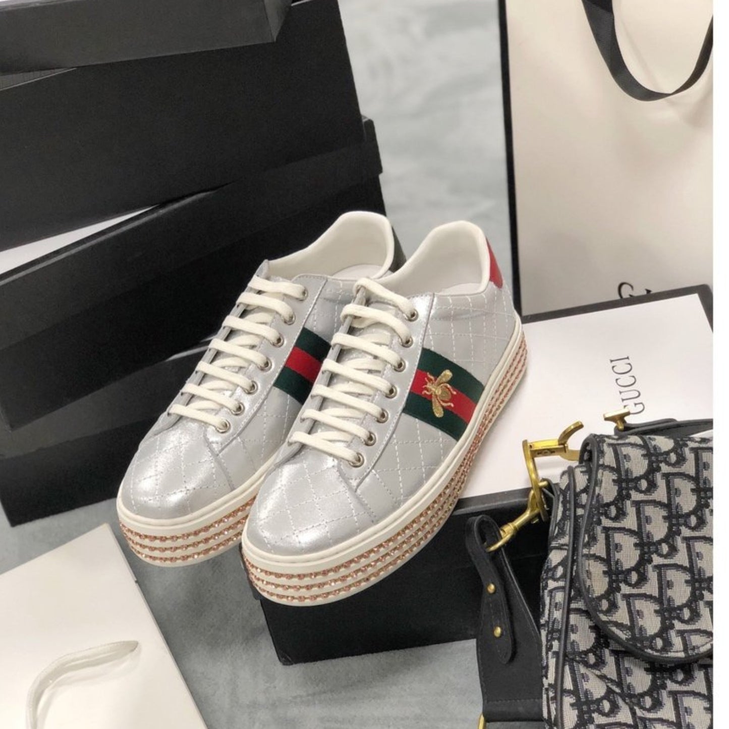 Tenis GG Silver Couro Web Ace Crystal Embellished Platforma abelha