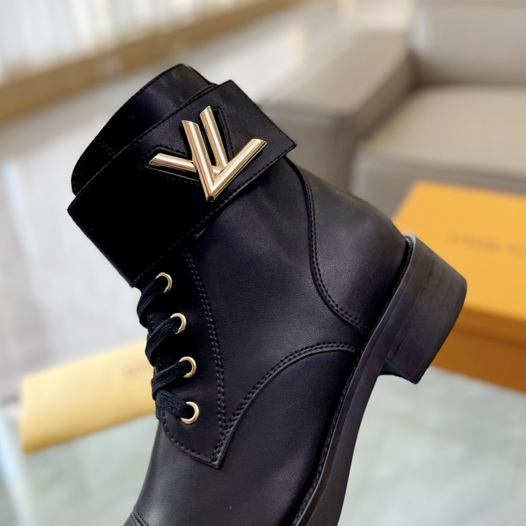 Bota LV Wonderland Preto com Logo