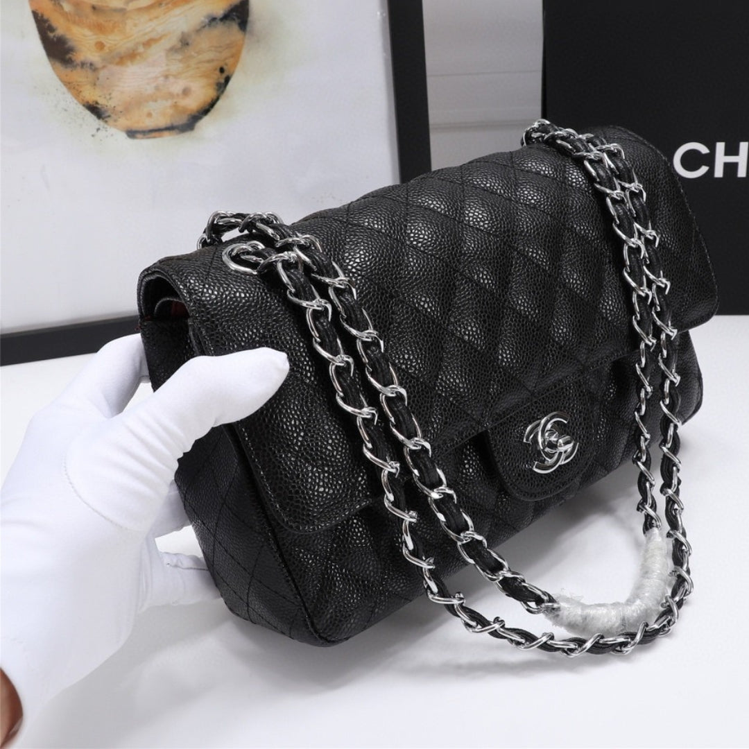 Bolsa CHN Classica detalhes Preto com prata 25cm