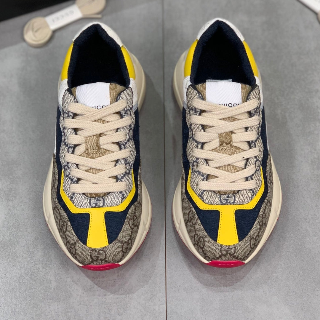 Tenis GG Rhyton Canvas com Amarelo Branco e Azul escuro Solado Rosa -