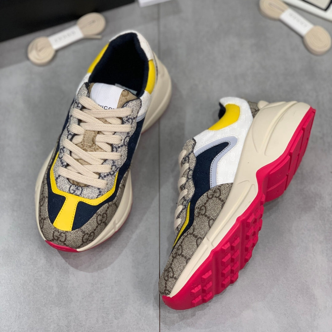 Tenis GG Rhyton Canvas com Amarelo Branco e Azul escuro Solado Rosa -