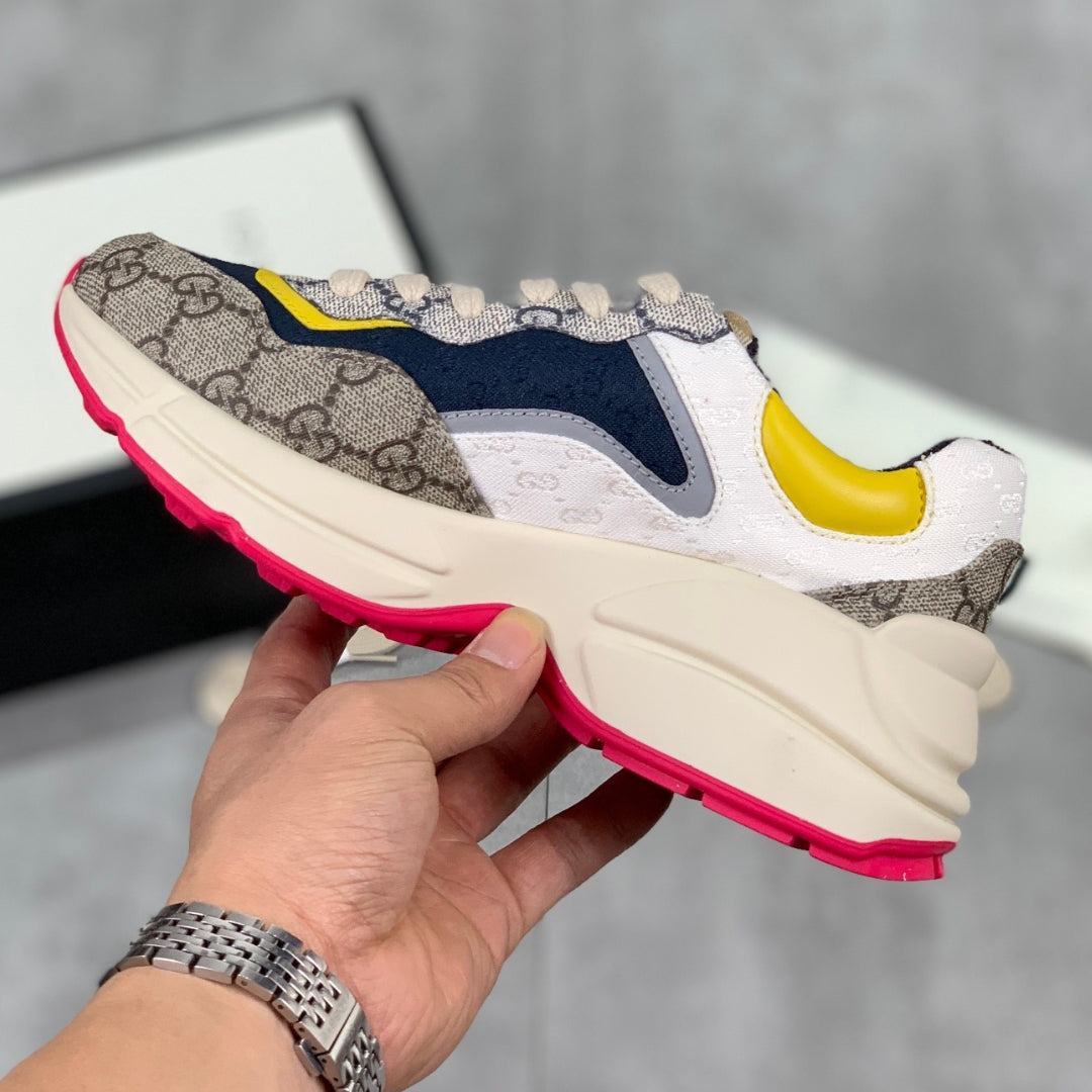 Tenis GG Rhyton Canvas com Amarelo Branco e Azul escuro Solado Rosa -