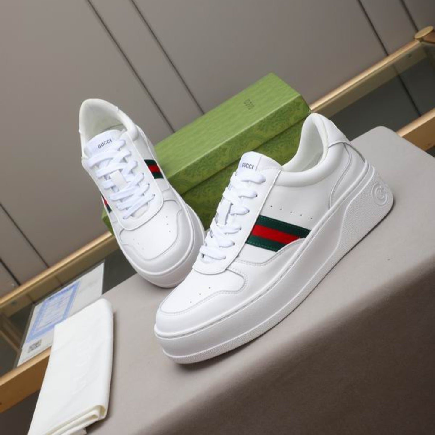 Tenis GG Com Faixa Web todo Branco