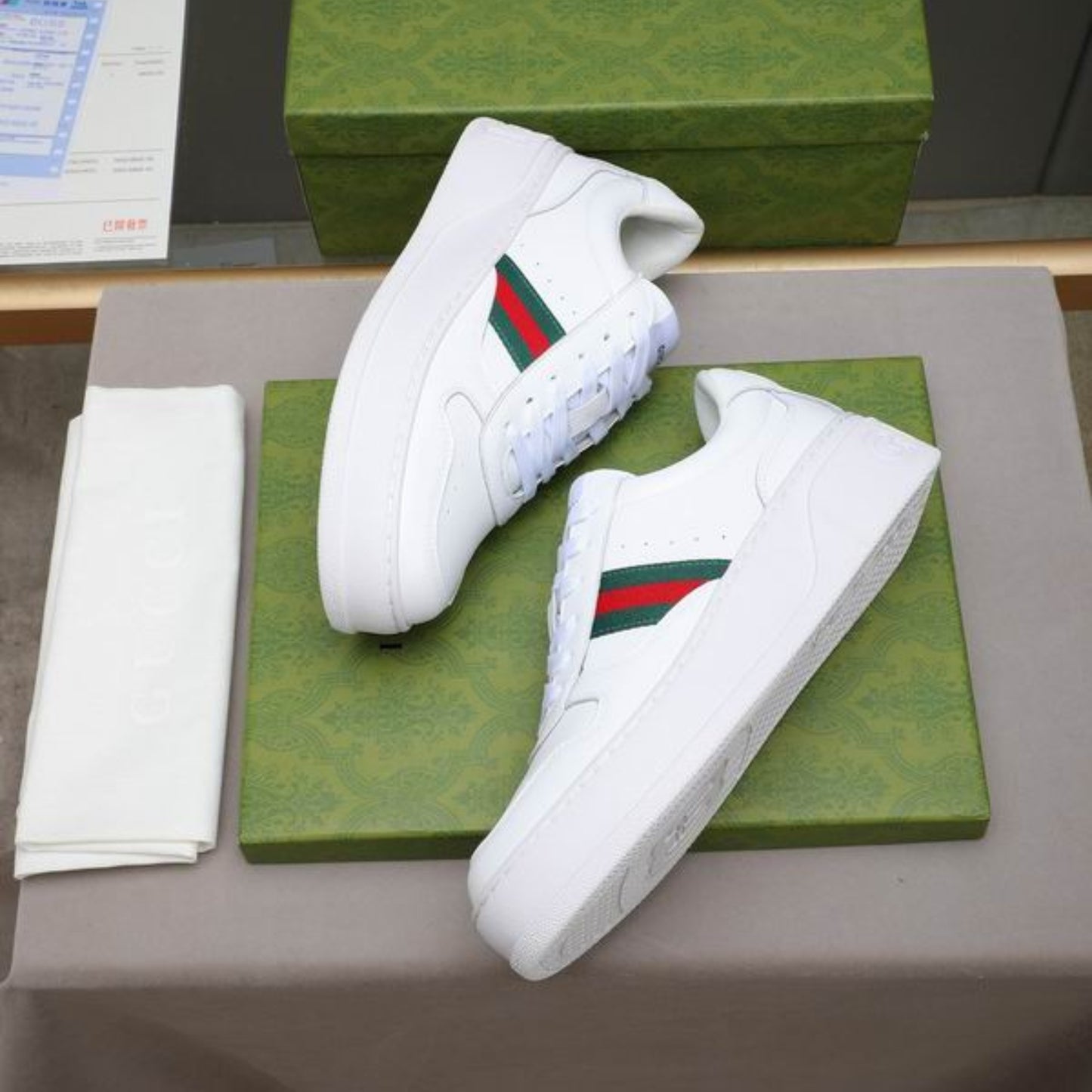 Tenis GG Com Faixa Web todo Branco